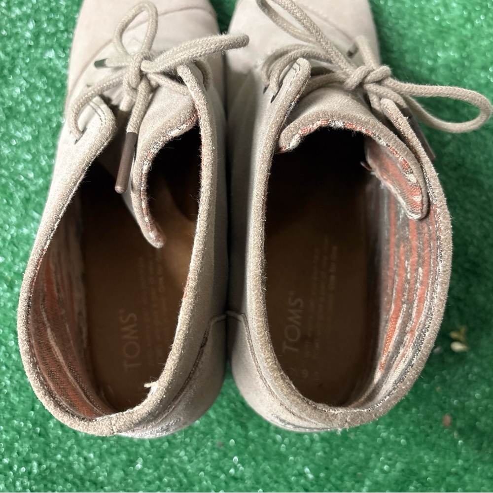 Toms Boots Womens 9.5 Desert Wedge Booties Taupe Suede Lace Up Round Toe Casual - Picture 6 of 7